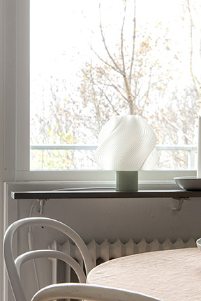  3D-printade bordslampan i organisk form från Crème Atelier.