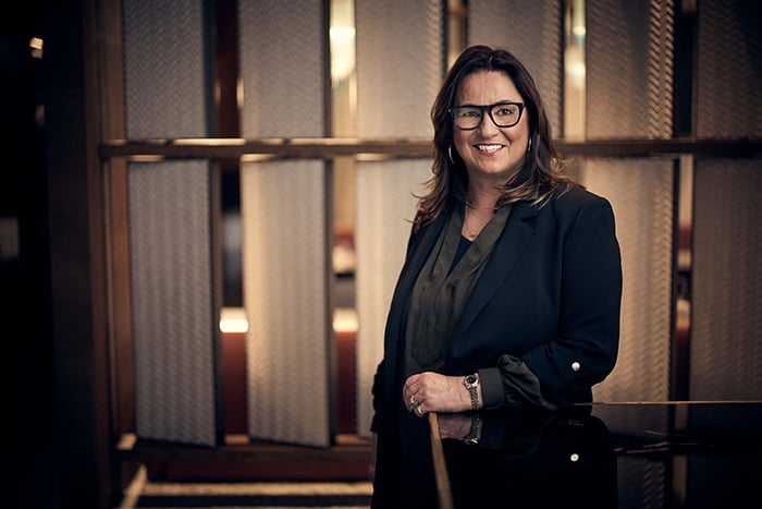 Carina Nyström, försäljningschef på Bjurfors, ger råd kring om du bör köpa eller sälja först.